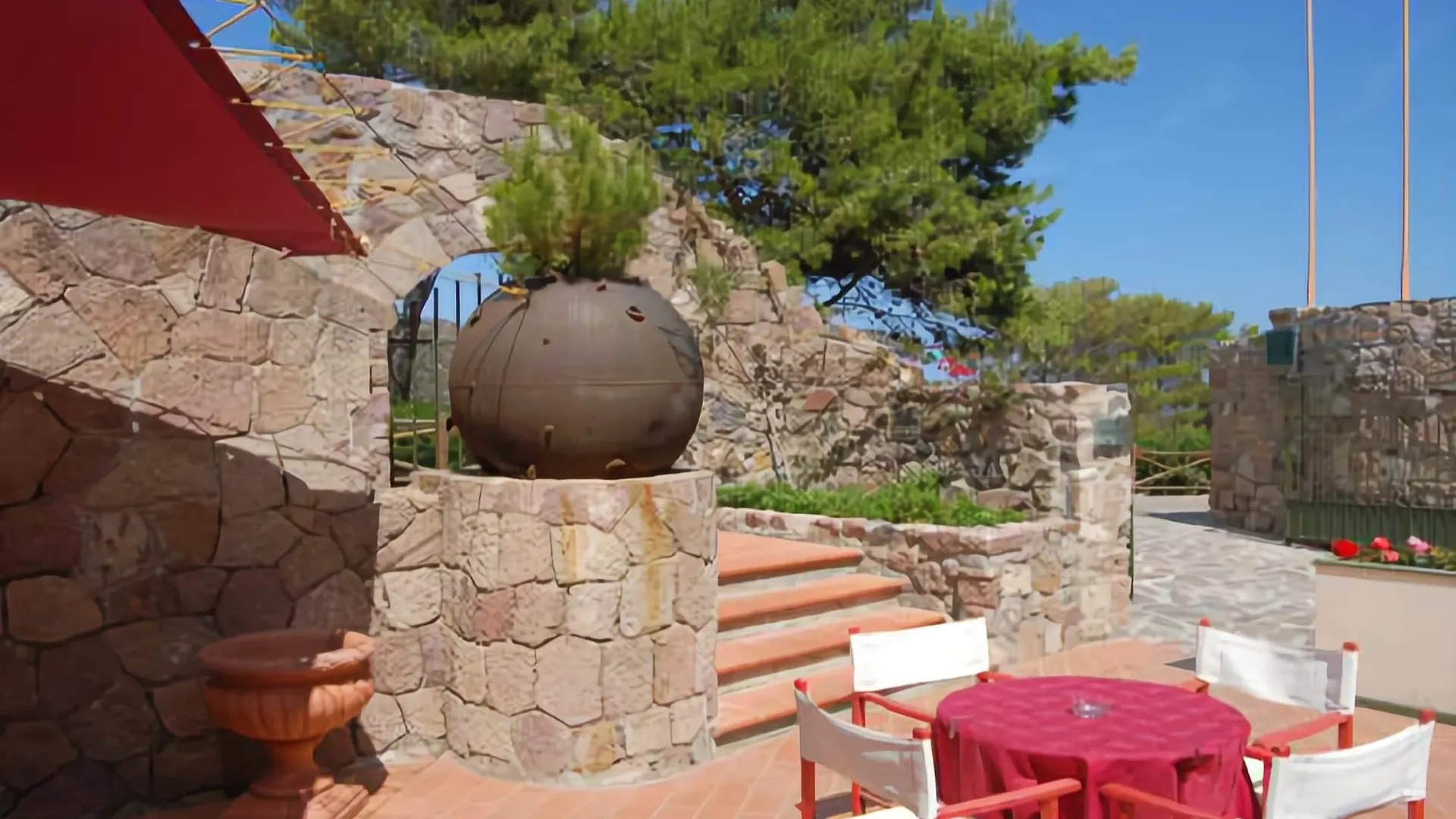 **** Hotel Resort La Mandola Italy