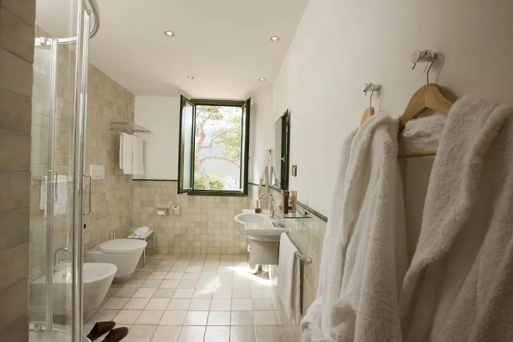 Resort La Mandola Capraia Hotel